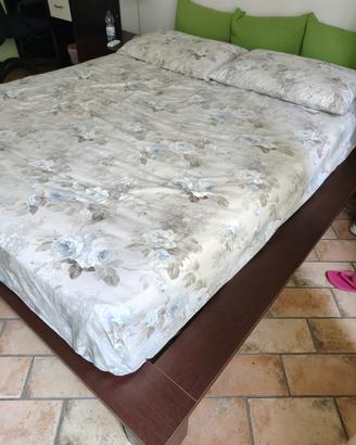 Letto matrimoniale in legno