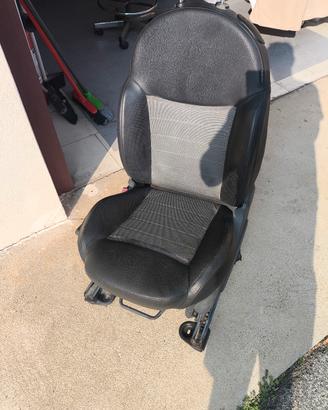 sedile fiat 500 lato sinistro ( guida )