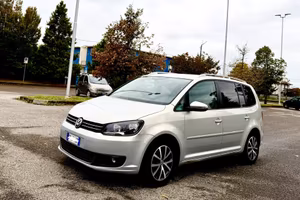 Volkswagen Touran 1.6 TDI DSG Comfortline