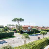 Trilocale con Terrazzo e Piscina nel Residence Vil