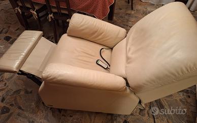 DIVANO ALZA PERSONE