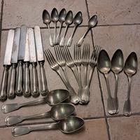 vecchio servizio posate