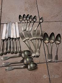 vecchio servizio posate