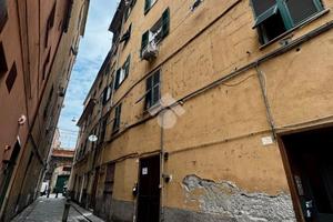 2 LOCALI A GENOVA