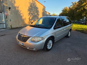 Chrysler Voyager 2.8 CRD gancio traino