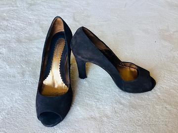 scarpe con tacco aperto davanti
