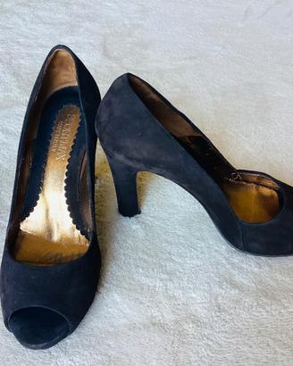 scarpe con tacco aperto davanti