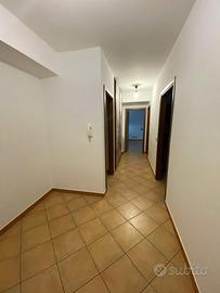 Si vende o si loca immobile