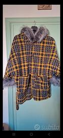 cappotto a quadri con pelliccia sintetica 