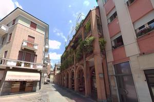 Bilocale con terrazzo e posto auto