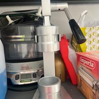 Attrezzo per la produzione di soaghetti ice