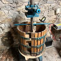 Torchio a leva per uva