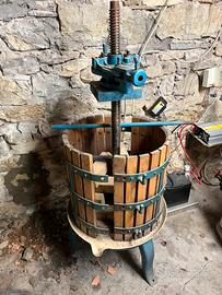 Torchio a leva per uva