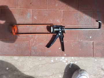 Pistola per Silicone,pronta all'uso - usata poco