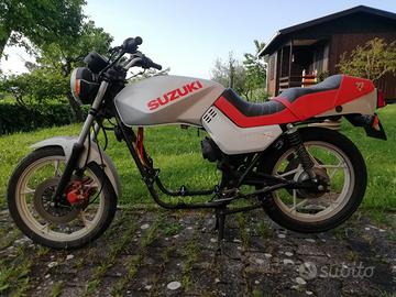 Suzuki GS 550 Katana - 1982