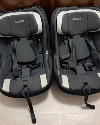 Due seggiolini peg perego con basi isofix