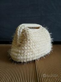 borsa mini clutch all'uncinetto 