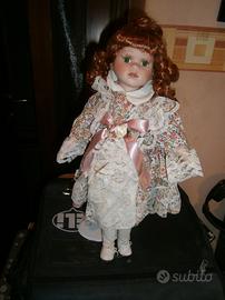 Bambola in porcellana alt. 40 cm