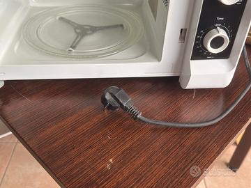 Microonde Whirpool con funzione grill