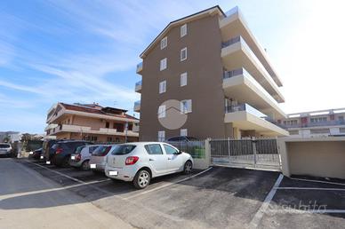 3 LOCALI A TORTORETO