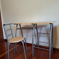 Set scrivania e sedia