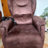 Poltrona elettrica per anziani e disabili