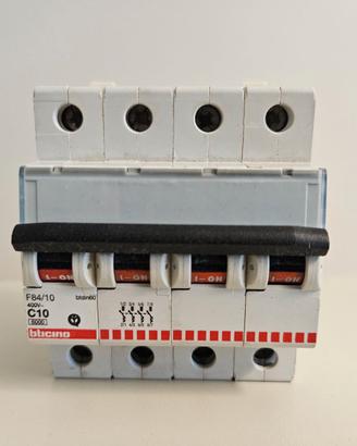 Interruttore magnetotermico 4P - In 10 A