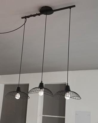 Lampadario a sospensione  a tre luci 