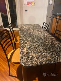 Tavolo in legno e granito