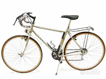 Non gravel. Bicicletta bikepacking, cicloturismo