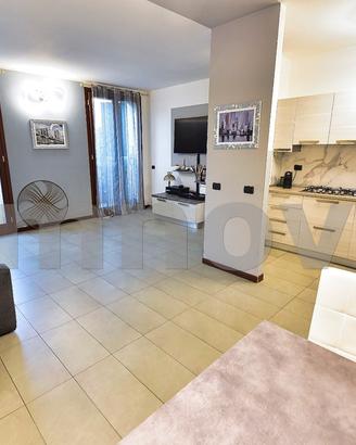 Recente bilocale duplex con terrazzino e box