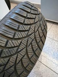 4 Gomme Invernali Toyo 175/65 R15 88T - usate