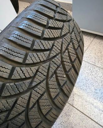 4 Gomme Invernali Toyo 175/65 R15 88T - usate