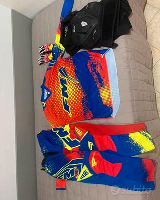 Tuta motocross con pettorina