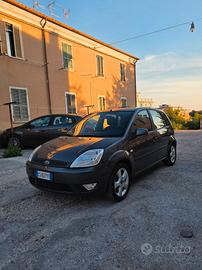 Ford fiesta Motore 1.4 tdi  neopatentati 