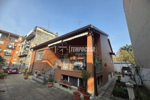 SPLENDIDA VILLA RISTRUTTURATA!!