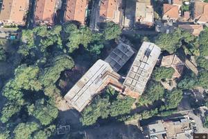 Palazzo / Stabile di 9305 m² con più di 5 locali a