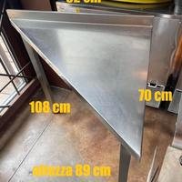 Tavolo angolare in acciaio