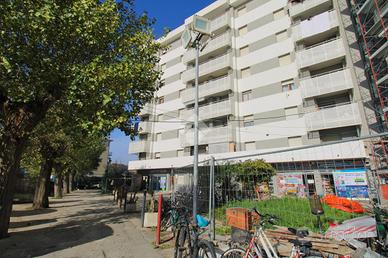 2 LOCALI A PORTO RECANATI