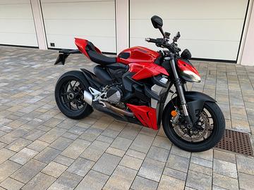 Ducati Streetfighter V2