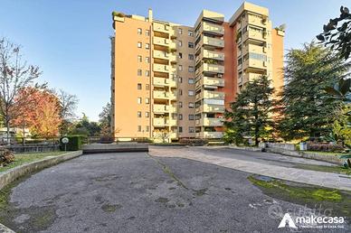 Appartamento di 91 m² con 3 locali e box auto a Se