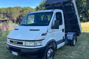 Iveco daily 35c12 ribaltabile trilaterale