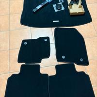 Tappetini Accessori nuovi per ford edge 210 cv.