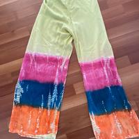 Pantaloni con spacchi