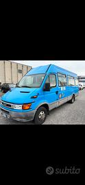 Iveco  pulmino 20 posti 2.8d