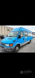 Iveco  pulmino 20 posti 2.8d