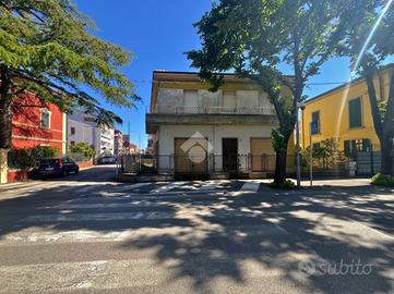 VILLA SINGOLA A PESARO