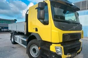 Autocarro Ribaltabile Volvo 320 2 assi