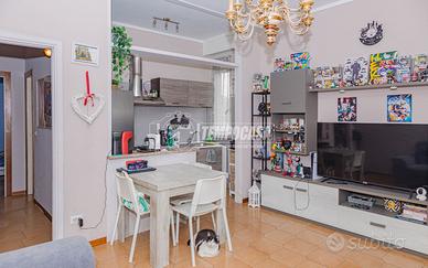 TRILOCALE CON CANTINA E BOX