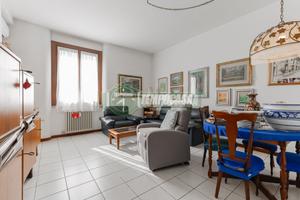 TRILOCALE CON CUCINA ABITABILE CARNATE ALTA